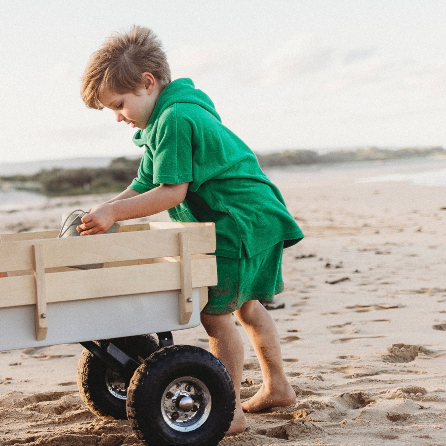 Hooded Towel beach set in green for kids