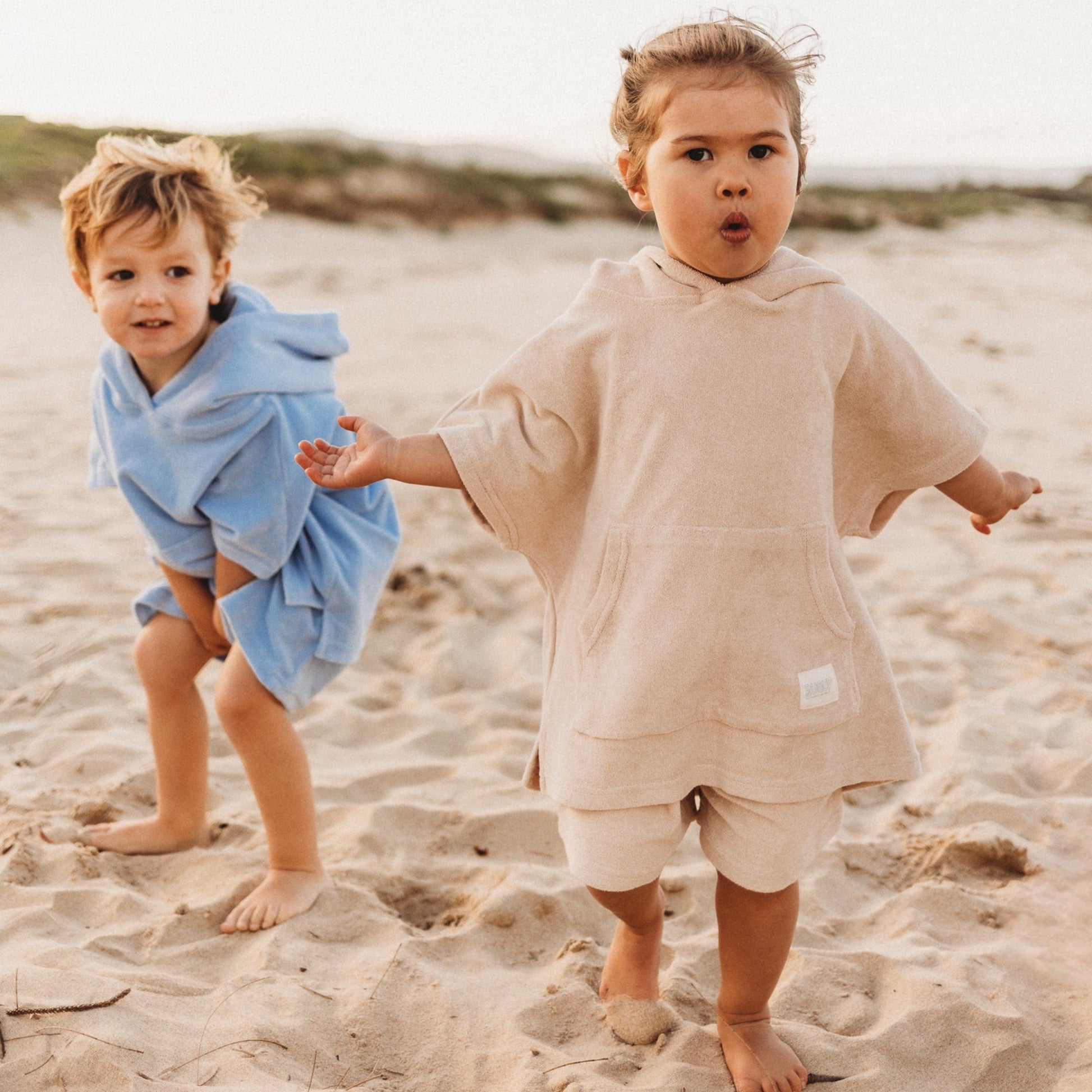 Kids in hooded towel beach set